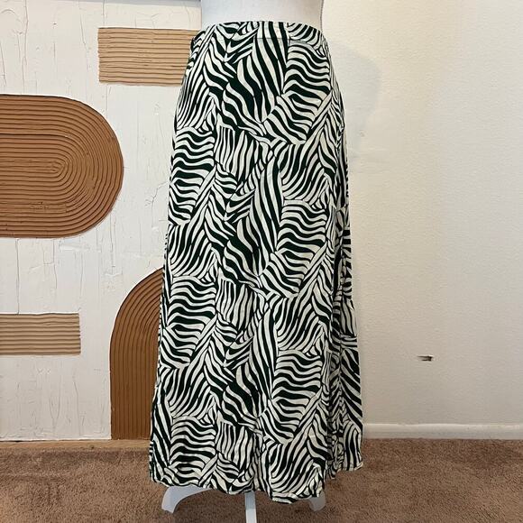 Green Fern Printed Made in Italy Viscose Midi Skirt - Small - Picture 1 of 11
